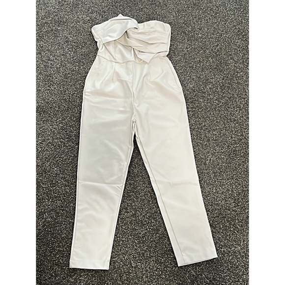 ❗️FINAL❗️ 🆕 KENDALL + KYLIE Front Bow Tie Sleeveless Jumpsuit🔴🔴 - Picture 3 of 8